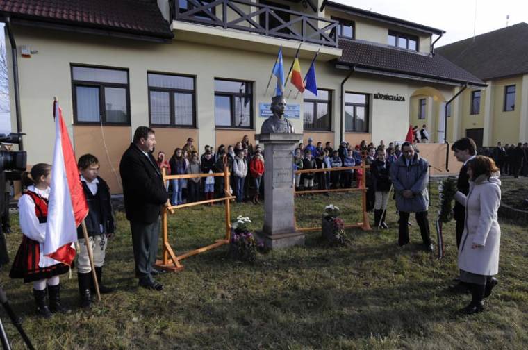 A semmiről indulva építkezett Csíkszentimre