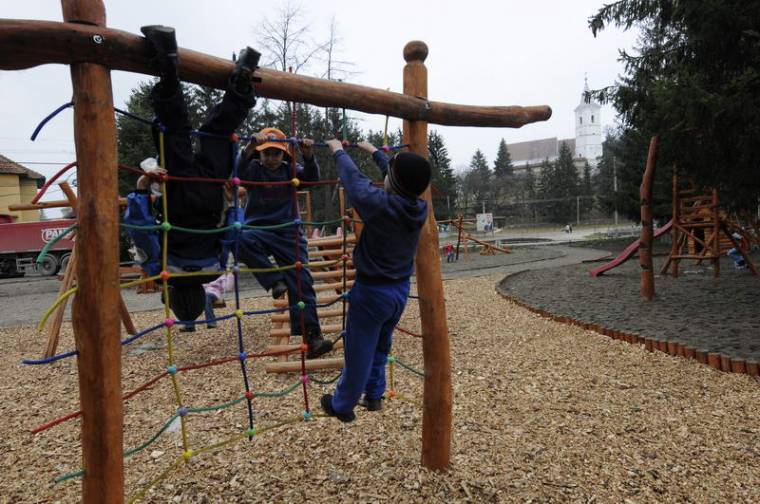 Park létesült Karcfalva központjában
