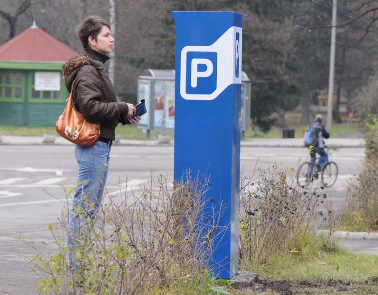 Már húsz parkolóóránál lehet jegyet váltani