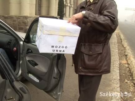 Csak belföldön. A külföldön tartózkodó román állampolgárok nem szavazhatnak mozgóurna segítségével 