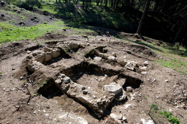 Lassan tényleg életre kel a legenda