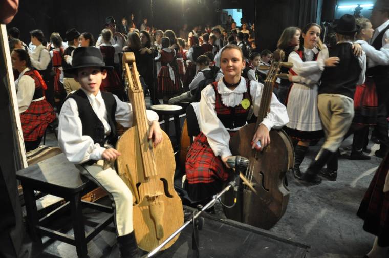 Újra itt a Csűrdöngölő