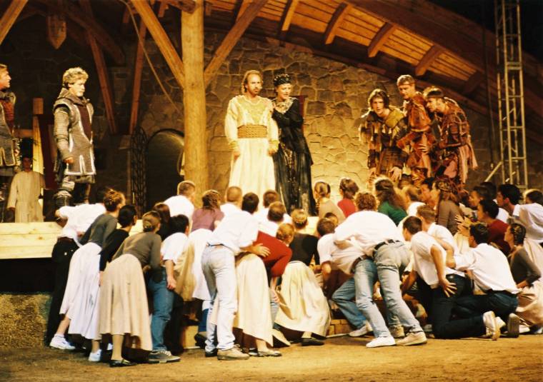 István, a király: egyszeri és megismételhetetlen