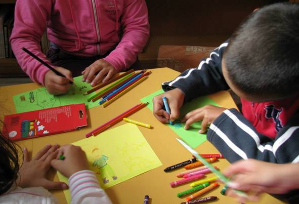 Programok kicsiknek és időseknek a könyvtárban