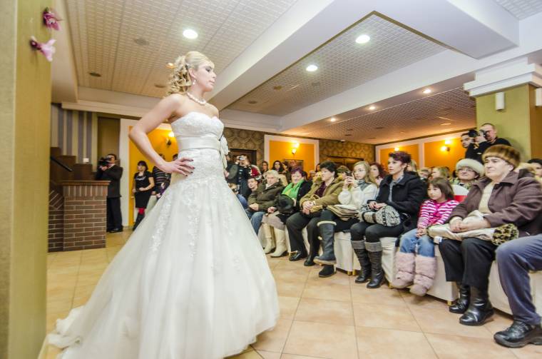 Esküvőimitáció, avagy jegyesek bálja először