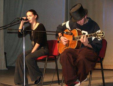 Slip a Back Stage-ben