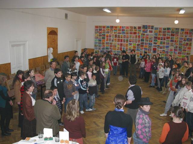 Adj, király, katonát!