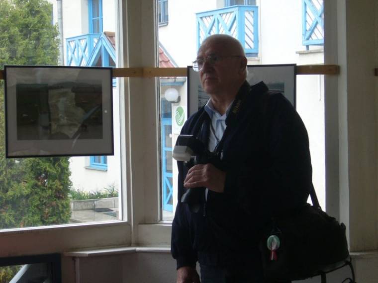 Fotótárlat és likőrbemutató