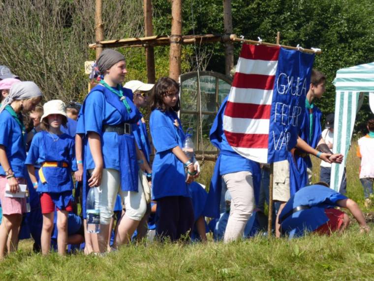 Cserkészek a 13. században