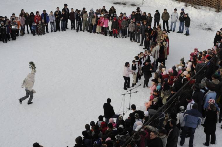 Zenebona-vigalom a Petőfiben