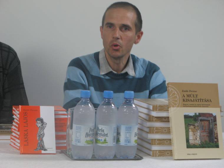 A kutatási élményeiből táplálkozó író