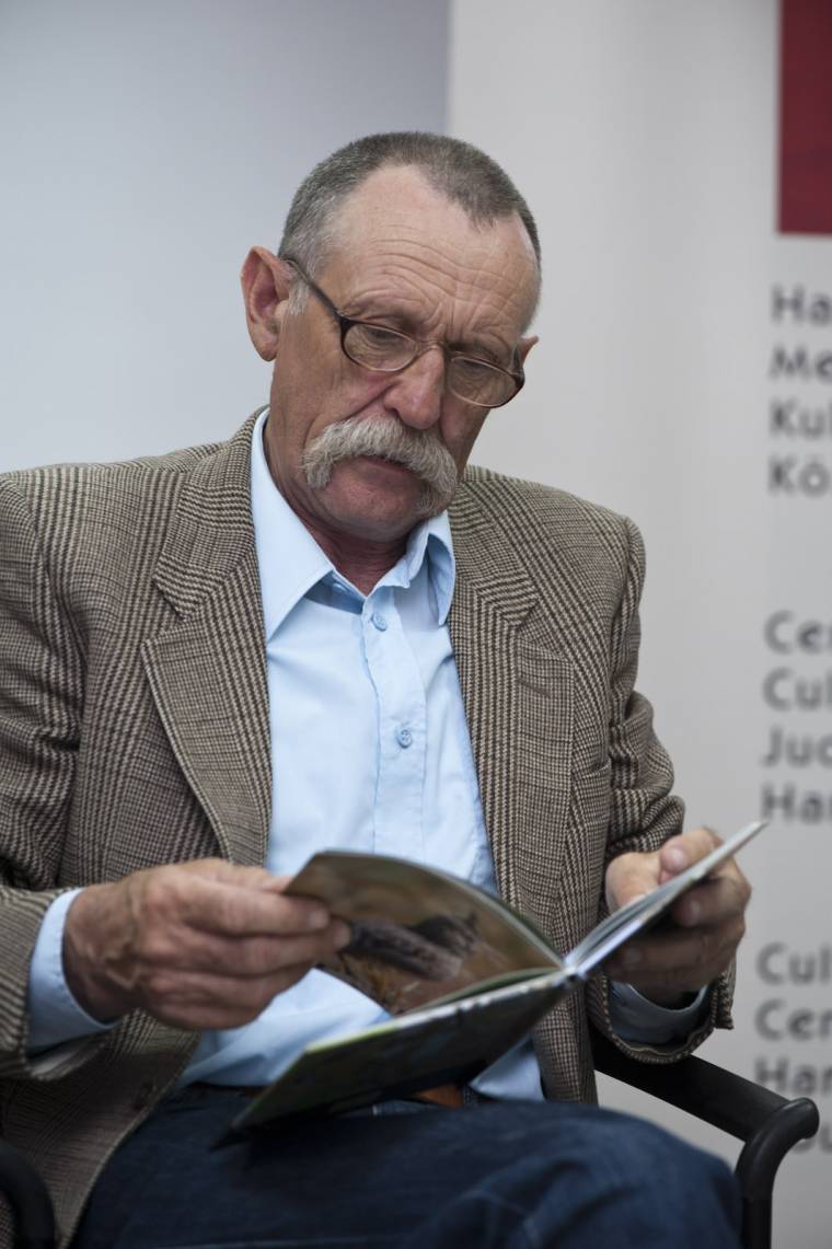Kiosztják a Paklit