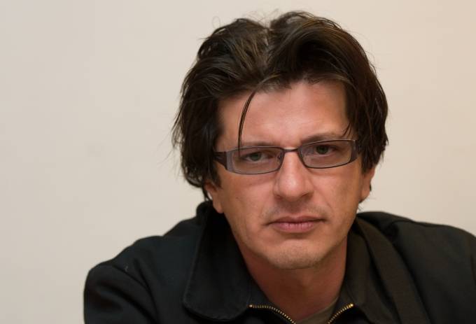 A Tanár úr kérem felnőtt olvasata