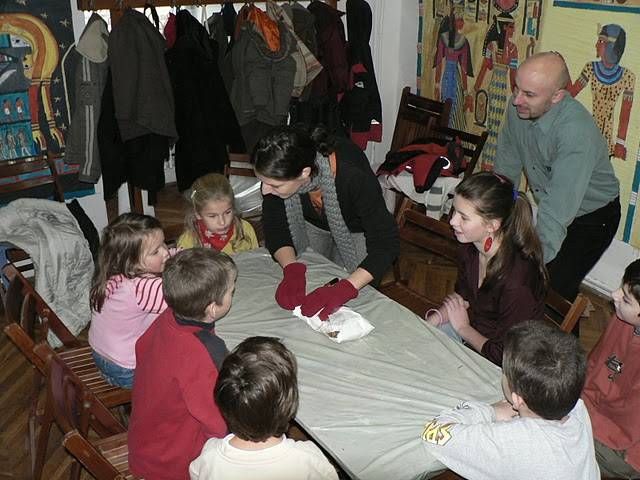 Múmia-pólyálás és agyagozás