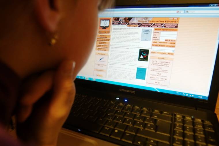 Könyvtár és olvasás a digitális korban