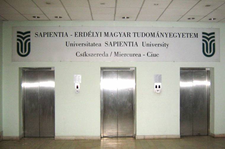 Băsescu kihirdette a Sapientia akkreditálásáról szóló törvényt
