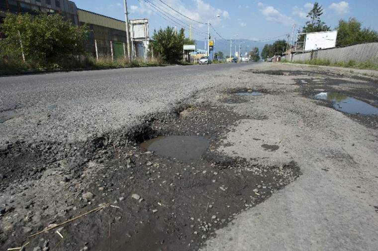 Kocsiromboló gödör a Hargita úton