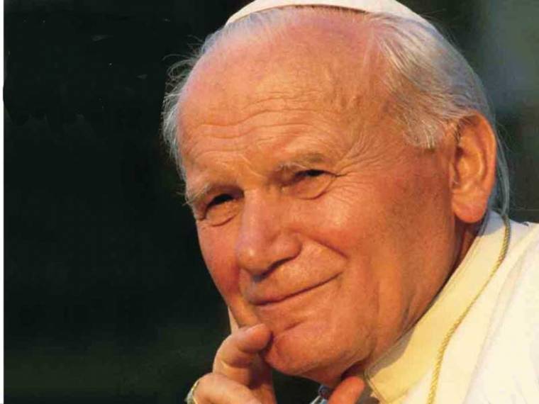 Vasárnap avatják boldoggá II. János Pál pápát