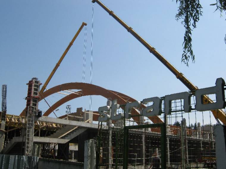 Kezd uszoda formája lenni