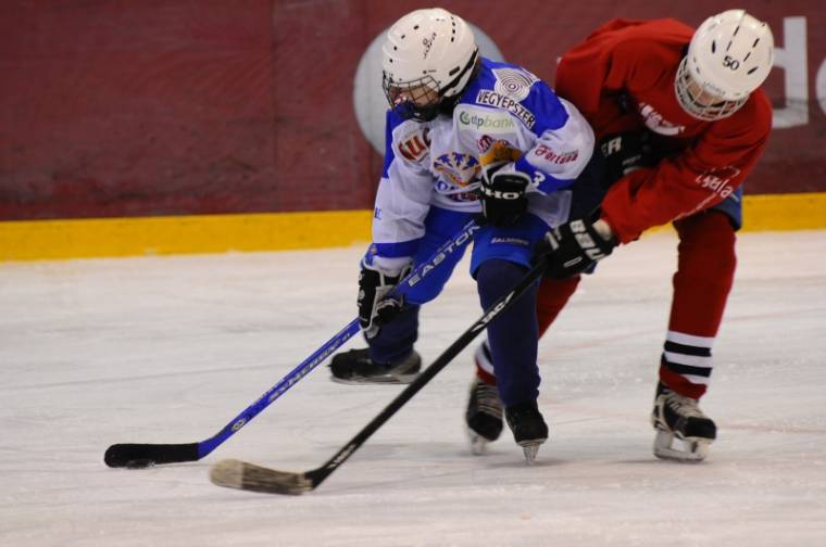 Csíkszereda vezeti az U16-os jégkorongbajnokságot