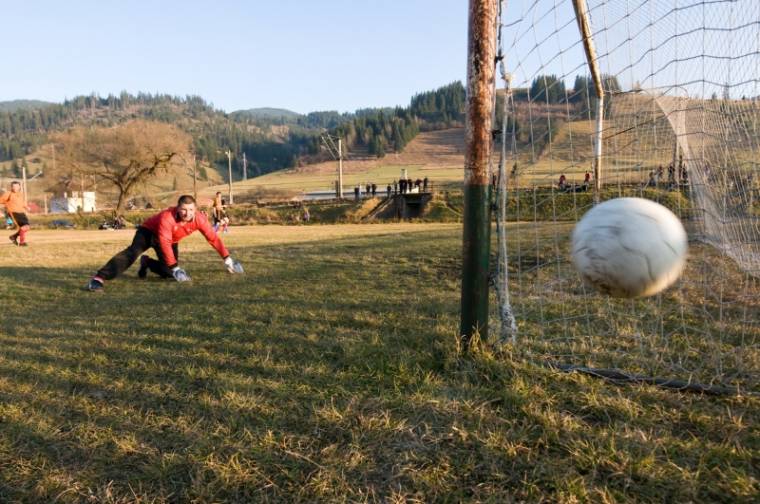 Három forduló eltiltás Középloknak