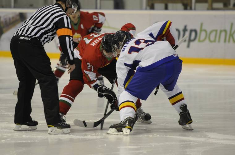 Brassó U20-as hokivébét rendezhet