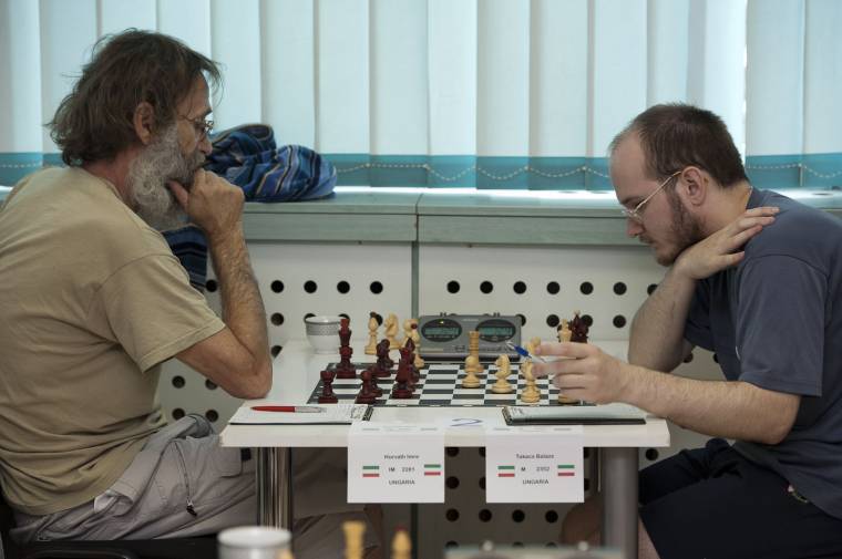 Magyarok az élen a Bancpost sakkversenyen