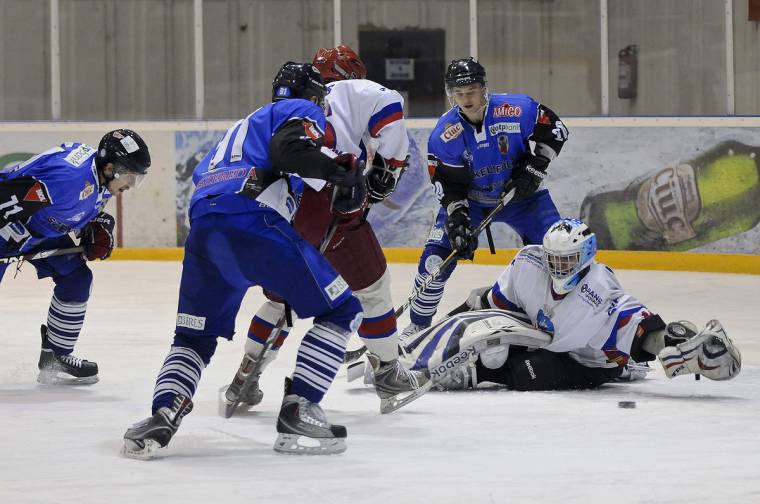 Tizenöt gól az első elődöntőn