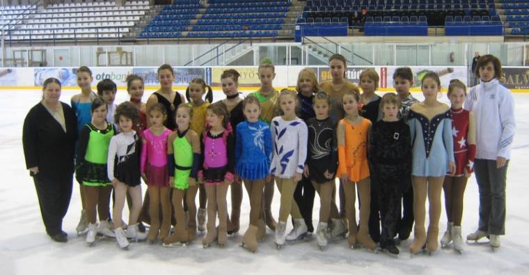 Érmekkel tértek haza a csíki műkorcsolyázók Brassóból