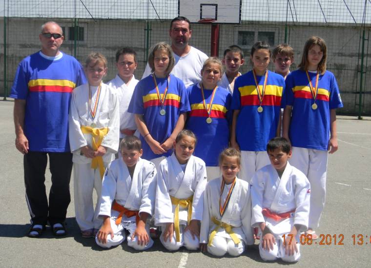 Aranyérmes dzsúdós lányok