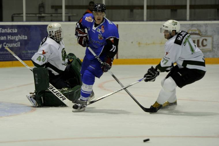 Petres és Virág távozik