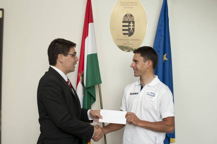 Magyarországi gratuláció Novák Edének