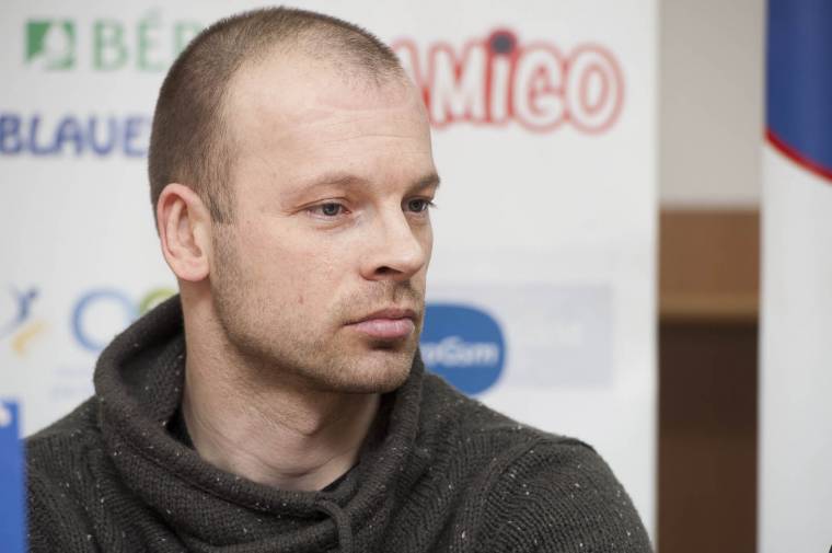 Kmit aláírt, Sechnyvel még tárgyalnak