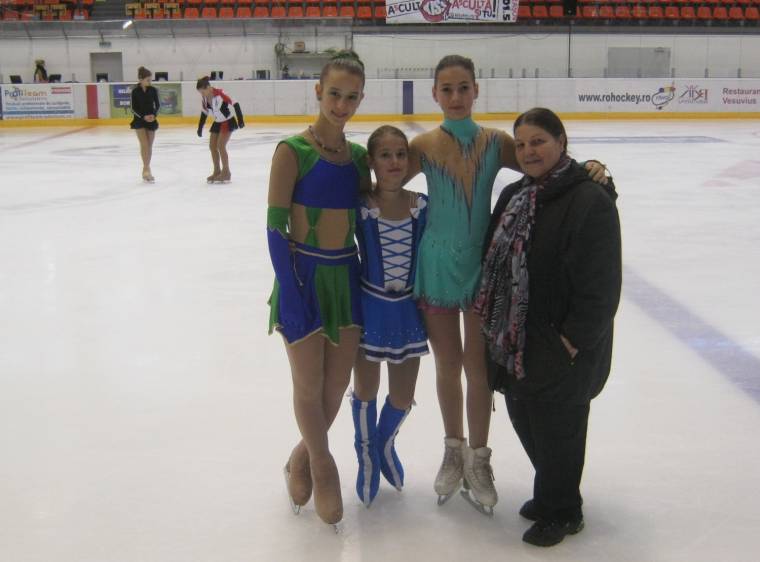Bukarestben versenyeztek a csíki műkorcsolyázók
