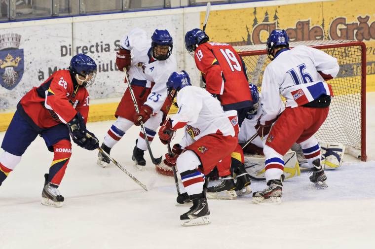 Közönségsiker a brassói olimpiai hokitornán