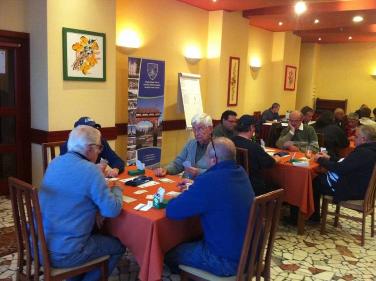 Bridzsverseny Csíkszeredában