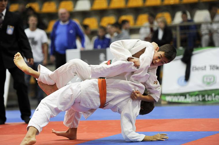 Jól küzdöttek a cselgáncsozók