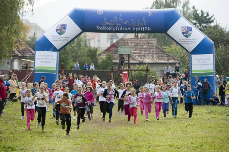 Futóverseny az Ifjúsági parkban