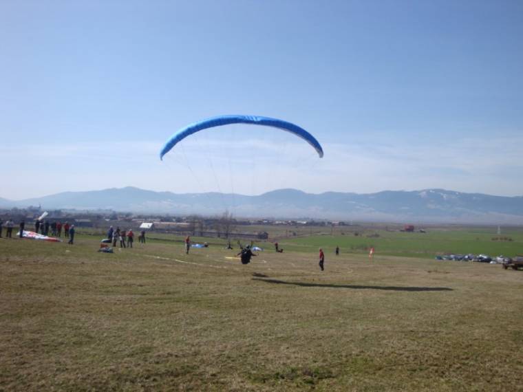 Nemzetközi siklóernyős verseny Kozmáson