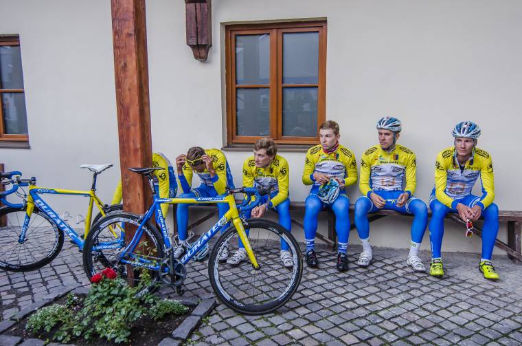 Kerékpárosok a Mikó-várban