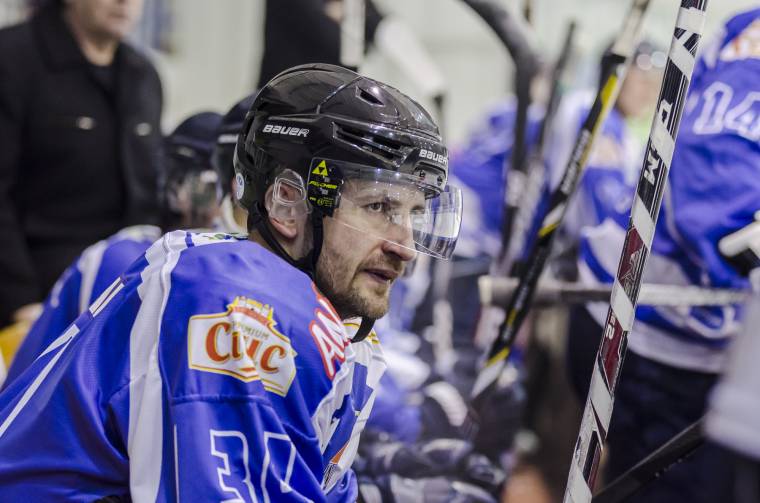 Kulhát haza, Flintát az ifjúságiakhoz küldték