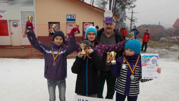 Csíki sízők Dornavátrán