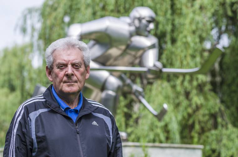 Mezey Imre több száz hokist nevelt ki