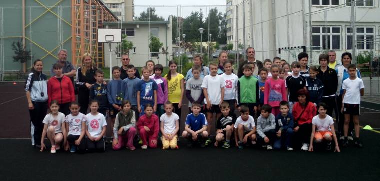 Kisiskolások atlétikai seregszemléje