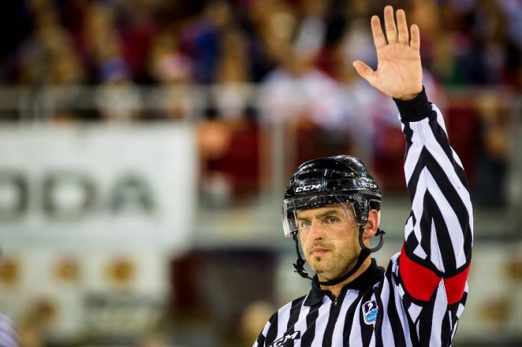 Magyar és román hokibírók a vébékre