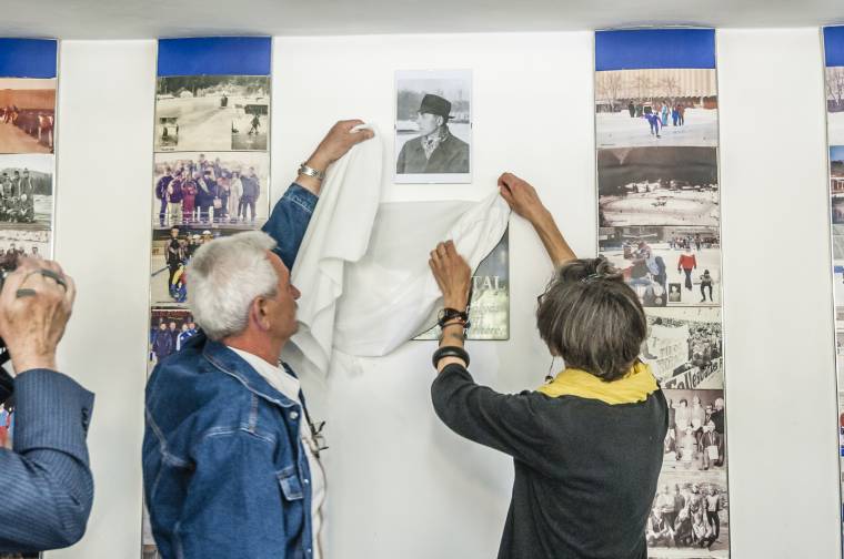 Molnár Antal emléke előtt tisztelegtek a gyorskorcsolyázók