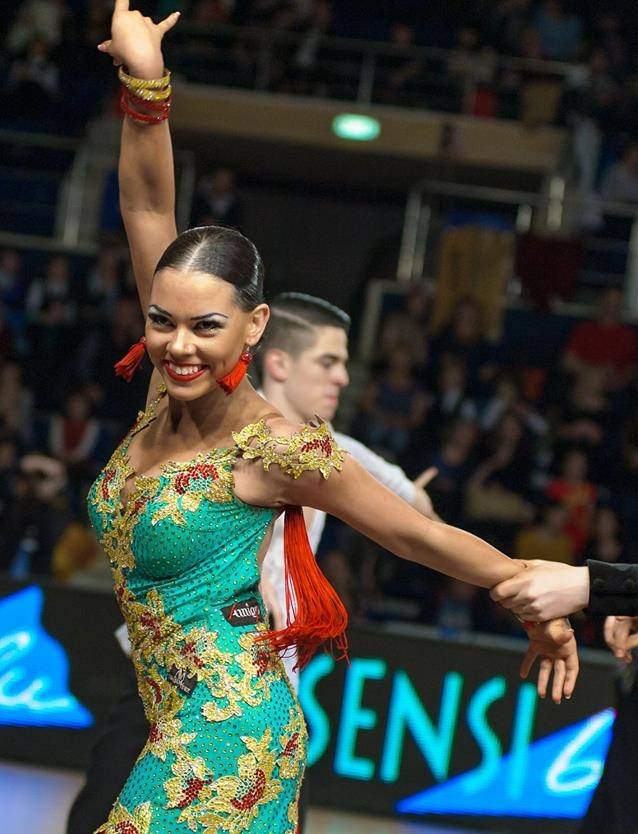 Brassóban remekeltek a csíki sporttáncosok