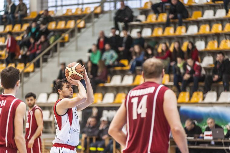 Simán verték a Rapidot a csíki kosárlabdázók