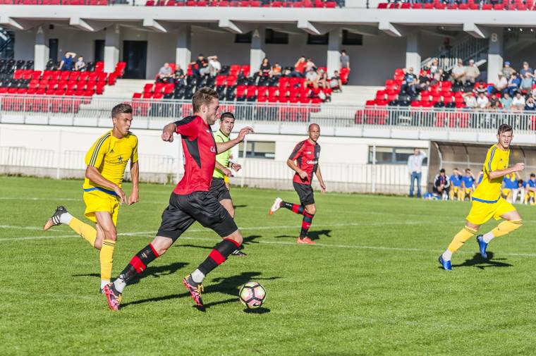 Hazai pályán játszik az FK és az SZFC