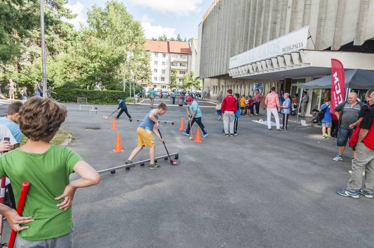 Összetartás a jégkorong akadémiánál